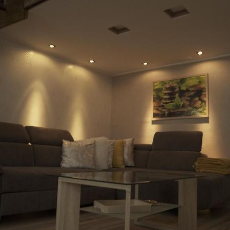 Appartamento Eleven Apartman Szombathely Esterno foto