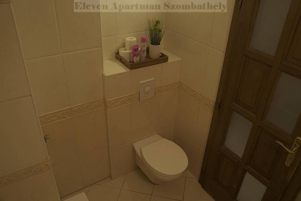 Appartamento Eleven Apartman Szombathely Esterno foto