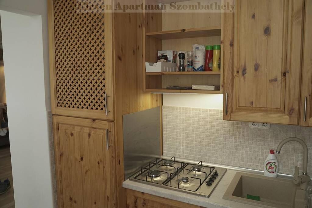 Appartamento Eleven Apartman Szombathely Esterno foto