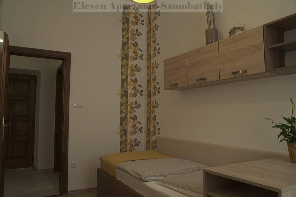 Appartamento Eleven Apartman Szombathely Esterno foto