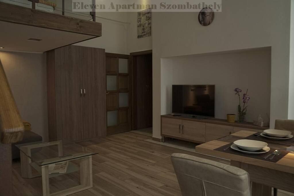 Appartamento Eleven Apartman Szombathely Esterno foto